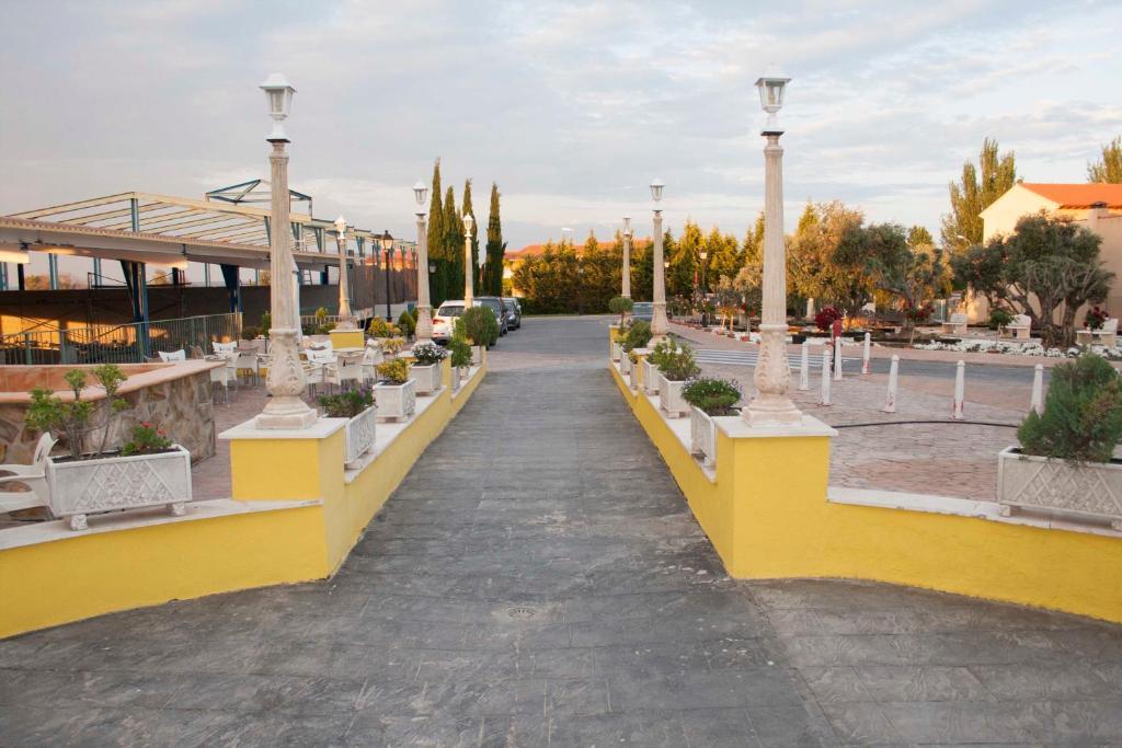 Las Olivas- Borox Aparthotel Sesena Nuevo Luaran gambar